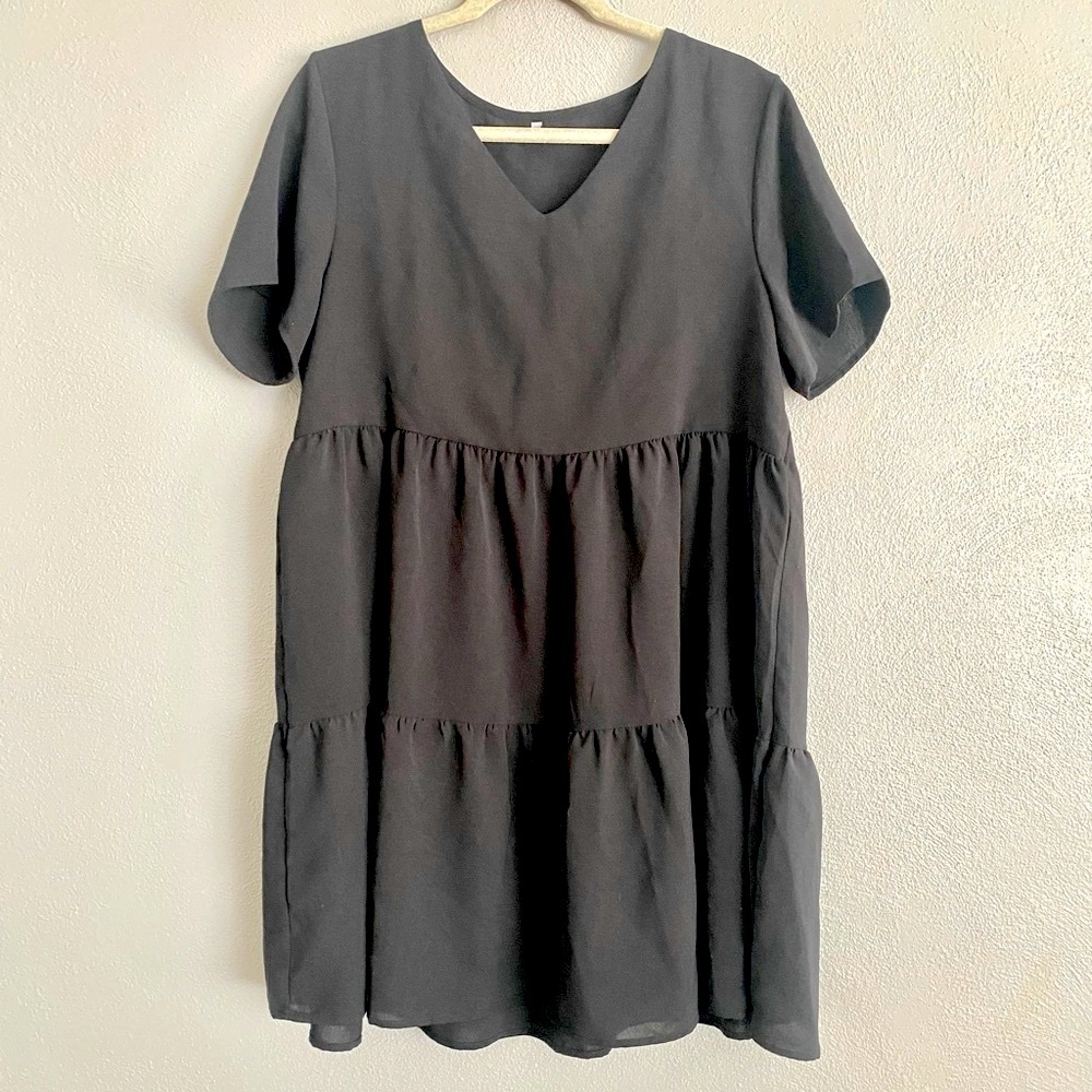 Women’s Dress Size Large Black Shift Style V-Neck Relaxed Fit Work Casual